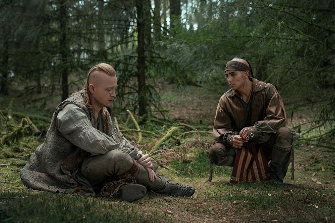 Outlander - Hour of the Wolf - Photos - John Bell, Braeden Clarke