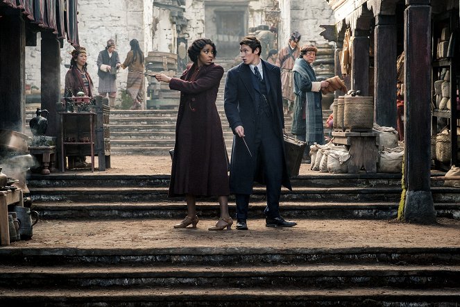 Animales fantásticos. Los secretos de Dumbledore - De la película - Jessica Williams, Callum Turner