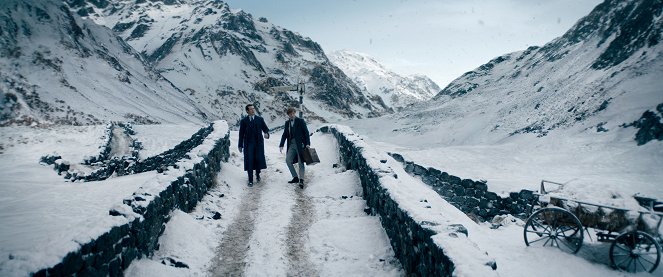 Fantastic Beasts: The Secrets of Dumbledore - Photos - Callum Turner, Eddie Redmayne