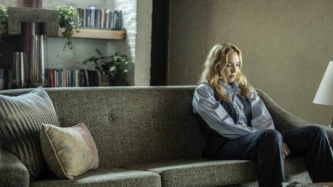 Killing Eve - A Rainbow in Beige Boots - Do filme