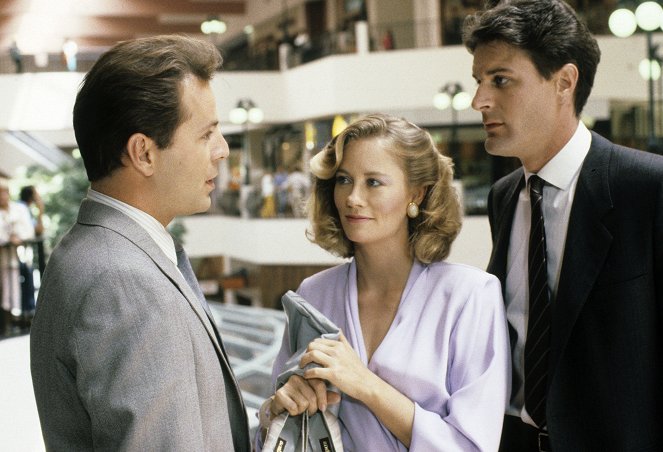Moonlighting - Brother, Can You Spare a Blonde? - Photos - Bruce Willis, Cybill Shepherd, Charles Rocket
