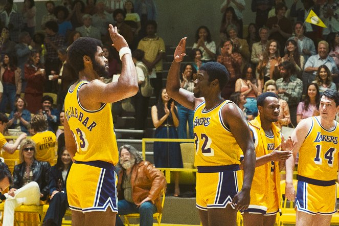 Lakers: Dynastia zwycięzców - W rozsypce - Z filmu - Solomon Hughes, Quincy Isaiah
