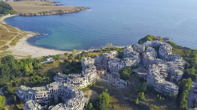 Mysteries of the Abandoned - Russian Mafia Resort - Photos