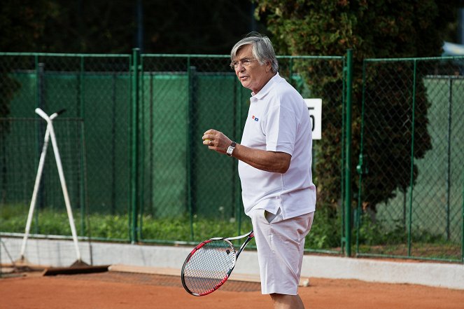 The Life and Time of Judge A.K. - Season 1 - Chudák skřítek Melichar - Photos - Jiří Bartoška