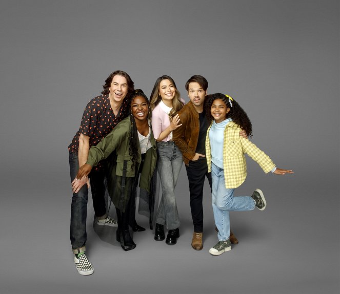 iCarly Revival - Season 1 - Promóció fotók - Jerry Trainor, Laci Mosley, Miranda Cosgrove, Nathan Kress, Jaidyn Triplett