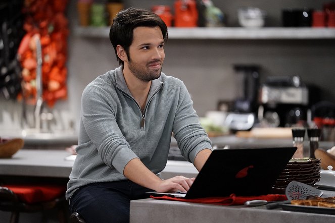 iCarly - iThrow a Flawless Dinner Party - Photos - Nathan Kress