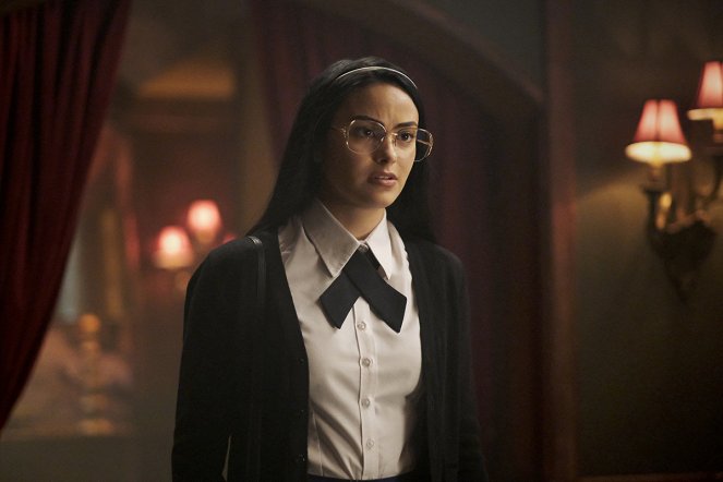 Riverdale - Chapter Eighty-Eight: Citizen Lodge - Photos - Camila Mendes
