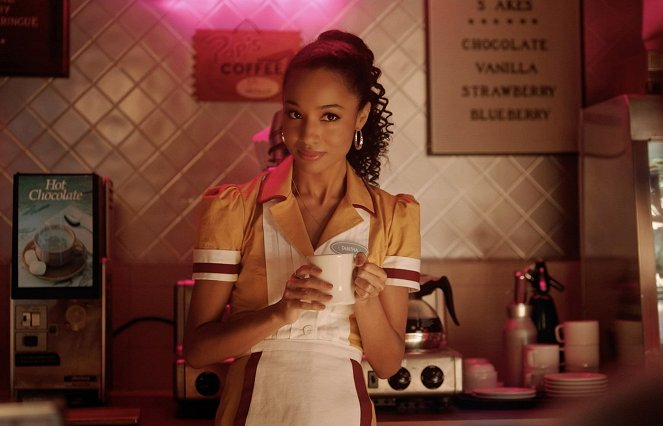 Riverdale - Chapter Eighty-Two: Back to School - Photos - Erinn Westbrook