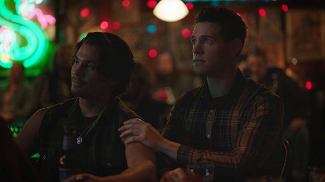 Riverdale - Chapter Eighty-Two: Back to School - Photos - Drew Ray Tanner, Casey Cott
