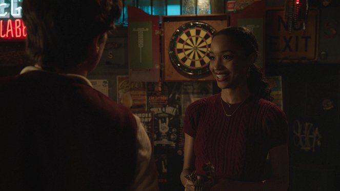 Riverdale - Chapter Eighty-Two: Back to School - Photos - Erinn Westbrook