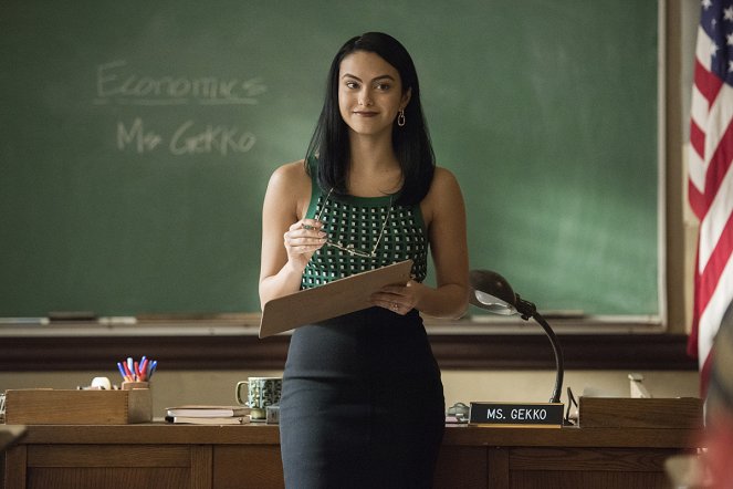 Riverdale - Chapter Eighty-Two: Back to School - Photos - Camila Mendes