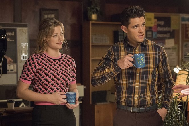 Riverdale - Chapter Eighty-Two: Back to School - Photos - Lili Reinhart, Casey Cott