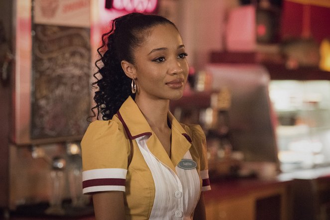 Riverdale - Season 5 - Chapter Eighty-One: The Homecoming - Photos - Erinn Westbrook