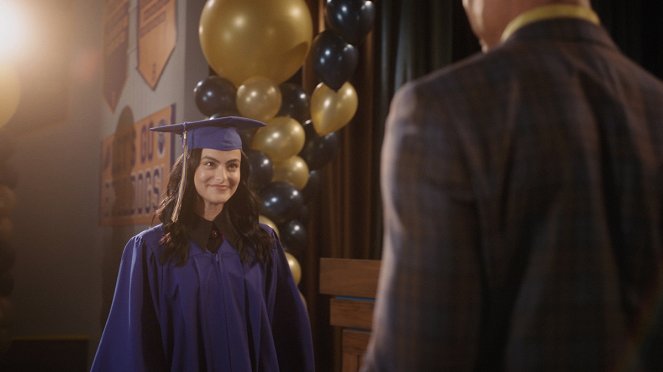 Riverdale - Rozdział siedemdziesiąty dziewiąty: Koniec szkoły - Z filmu - Camila Mendes