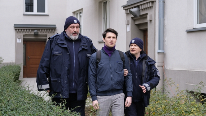 Ojciec Mateusz - Punkt dziesiąta - De la película - Michal Piela, Oliwer Witek, Artur Pontek