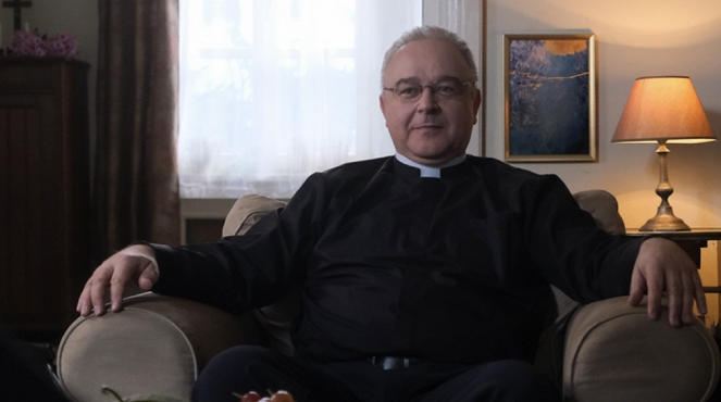 Ojciec Mateusz - Pudło - Kuvat elokuvasta - Maciej Gąsiorek