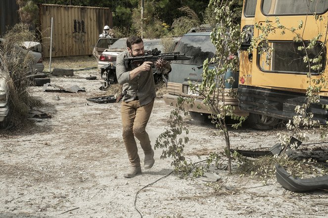 The Walking Dead - Photos - Ross Marquand