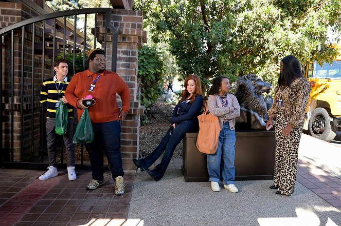 Abbott Elementary - Zoo Balloon - Photos - Chris Perfetti, Larry Owens, Lisa Ann Walter, Quinta Brunson, Janelle James