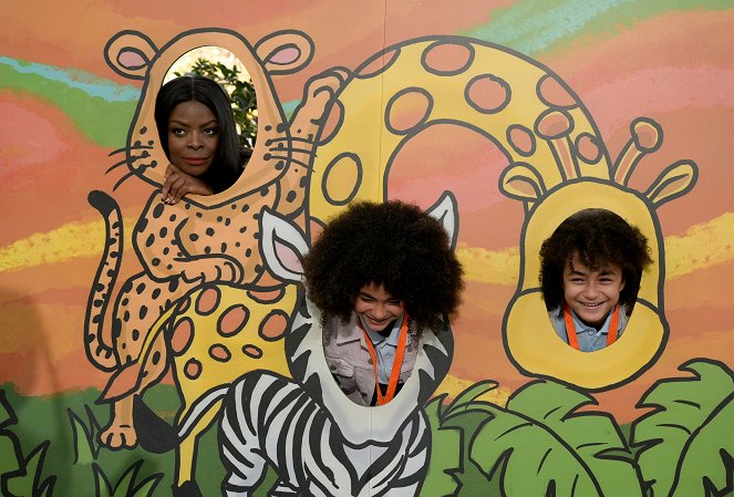 Abbott Elementary - Zoo Balloon - Filmfotos - Janelle James