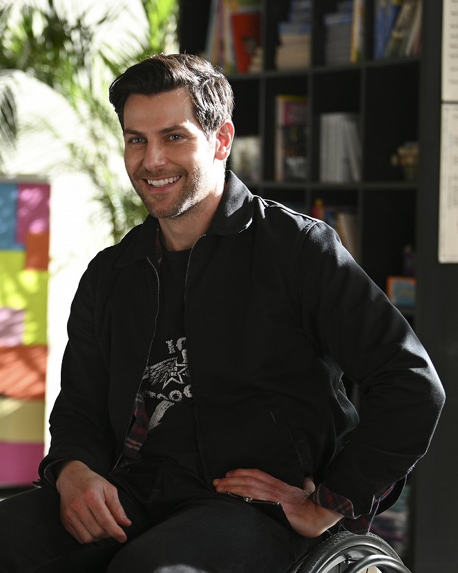 A Million Little Things - Fingers Crossed - Photos - David Giuntoli