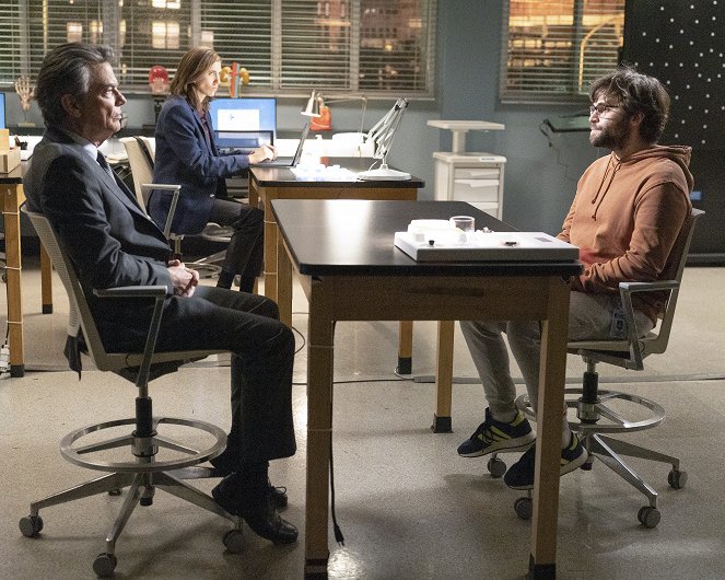Grey's Anatomy - #Evaluations - Film - Peter Gallagher, E.R. Fightmaster, Jake Borelli