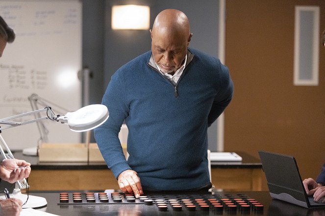 Grey's Anatomy - #Evaluations - Film - James Pickens Jr.