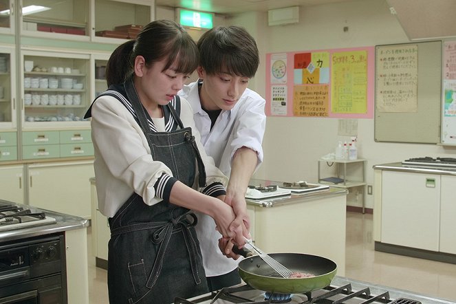 Donburi iinčó - Iinčó hadžimete no cooking de dón! Beginners corned beef hamburger don - Filmfotók - Rikka Ihara, Eito Konishi