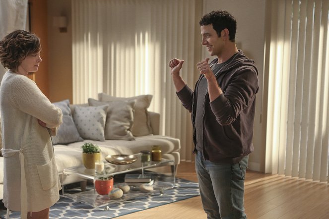 Crazy Ex-Girlfriend - Why Is Josh in a Bad Mood? - Photos