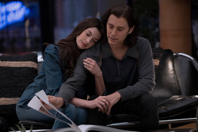 WeCrashed - The Power of We - Do filme - Anne Hathaway, Jared Leto
