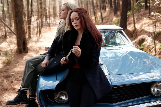 Legacies - Everything That Can Be Lost May Also Be Found - Do filme - Jenny Boyd, Rebecca Breeds