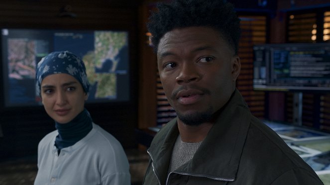 Agenci NCIS: Los Angeles - MWD - Z filmu - Medalion Rahimi, Caleb Castille