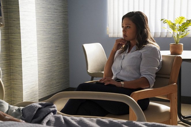 NCIS: Hawai'i - Season 1 - Nurture - Photos - Vanessa Lachey