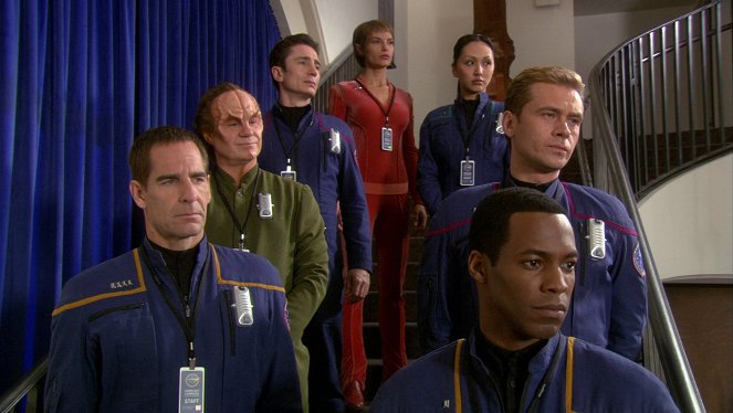 Star Trek: Enterprise - Season 4 - Demons - Photos - Scott Bakula, John Billingsley, Dominic Keating, Jolene Blalock, Linda Park, Connor Trinneer, Anthony Montgomery