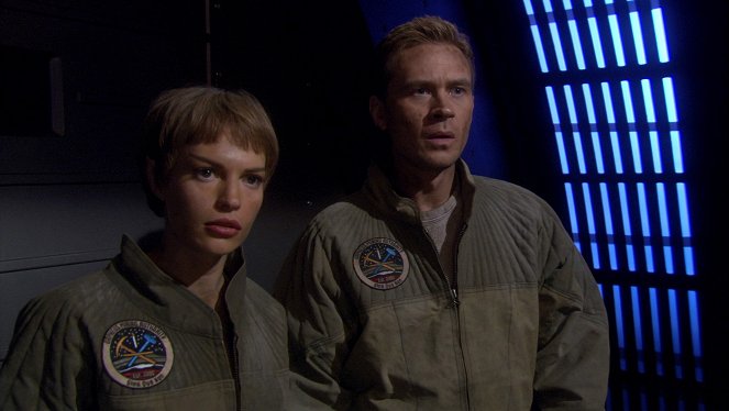 Star Trek: Enterprise - Demons - Photos - Jolene Blalock, Connor Trinneer