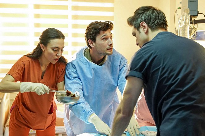 The Town Doctor - Episode 3 - Photos - Deniz Can Aktaş