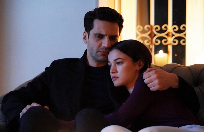 Yargı - Episode 28 - De la película - Kaan Urgancıoğlu, Pınar Deniz