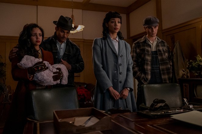 Riverdale - Chapter One Hundred and Six: Angels in America - Photos - Vanessa Morgan, Drew Ray Tanner, Erinn Westbrook, K.J. Apa