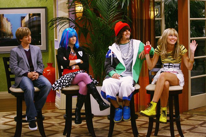 Hannah Montana - Season 3 - He Ain't a Hottie, He's My Brother - Filmfotos - Jason Earles, Emily Osment, Mitchel Musso, Miley Cyrus