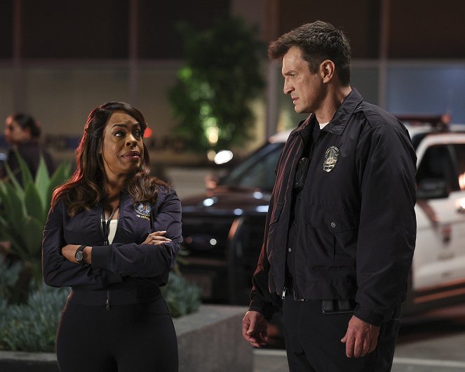 The Rookie - Explosive Ladung - Filmfotos - Niecy Nash, Nathan Fillion