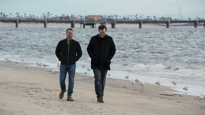 NCIS: Los Angeles - Genesis - Van film - Chris O'Donnell, Peter Cambor