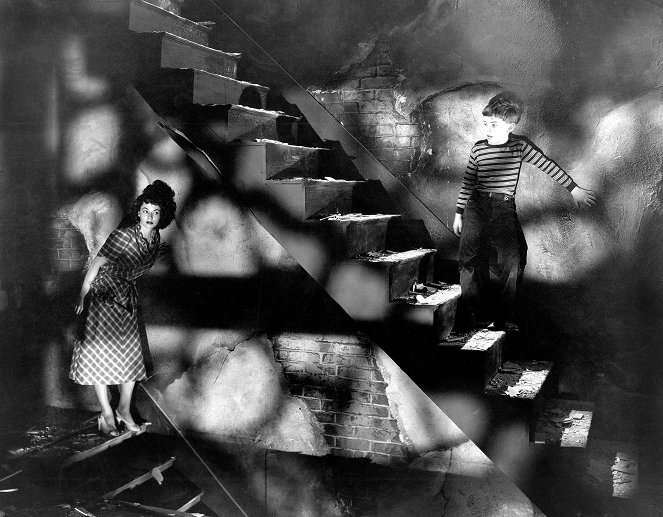 Das unheimliche Fenster - Filmfotos - Ruth Roman, Bobby Driscoll