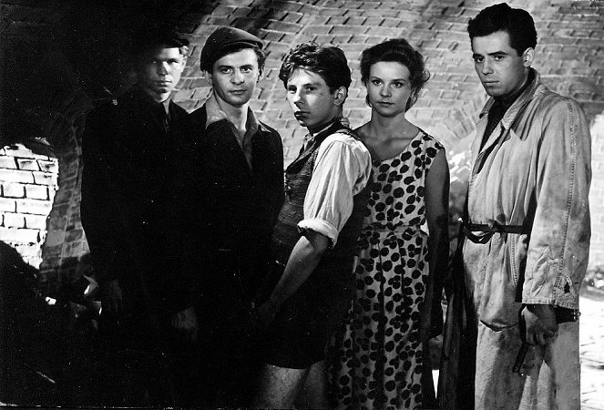 Pokolenie - Kuvat elokuvasta - Ryszard Kotys, Tadeusz Łomnicki, Roman Polański, Urszula Modrzynska, Tadeusz Janczar