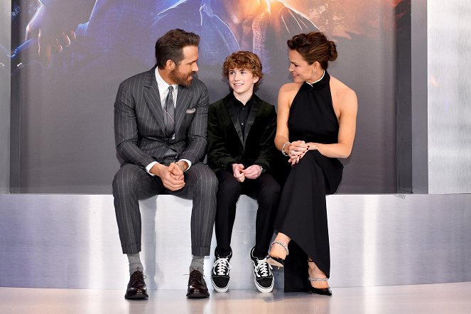The Adam Project - Events - The Adam Project World Premiere at Alice Tully Hall on February 28, 2022 in New York City - Ryan Reynolds, Walker Scobell, Jennifer Garner
