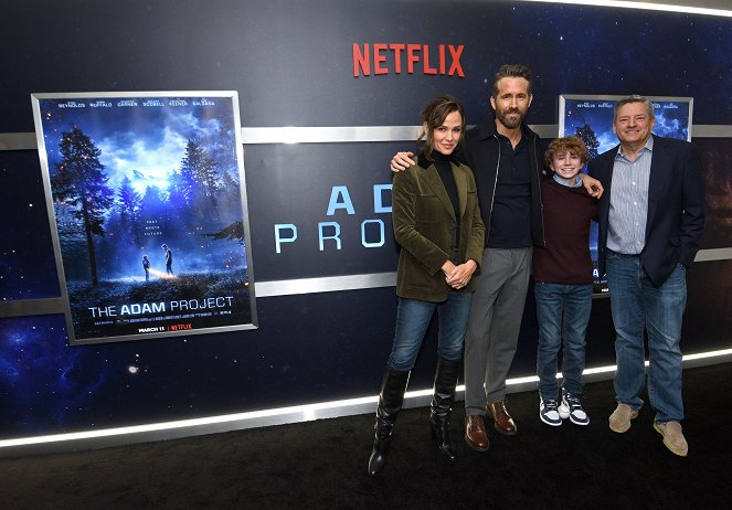 The Adam Project - Events - The Adam Project Los Angeles special screening at The London West Hollywood at Beverly Hills on February 15, 2022 in West Hollywood, California - Jennifer Garner, Ryan Reynolds, Walker Scobell, Ted Sarandos