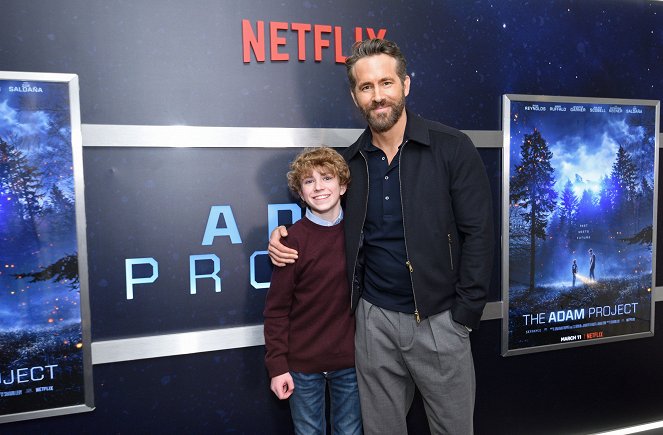Projekt Adam - Z imprez - The Adam Project Los Angeles special screening at The London West Hollywood at Beverly Hills on February 15, 2022 in West Hollywood, California - Walker Scobell, Ryan Reynolds