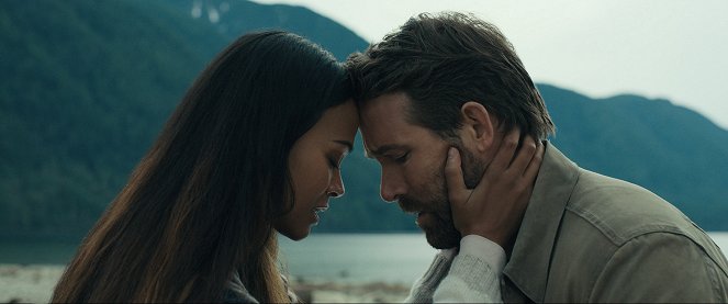 El proyecto Adam - De la película - Zoe Saldana, Ryan Reynolds