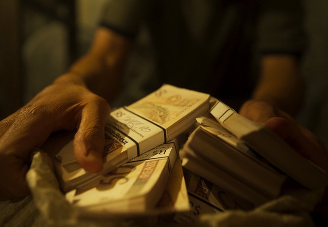 3 tonelada$: Atraco al Banco Central de Brasil - De la película