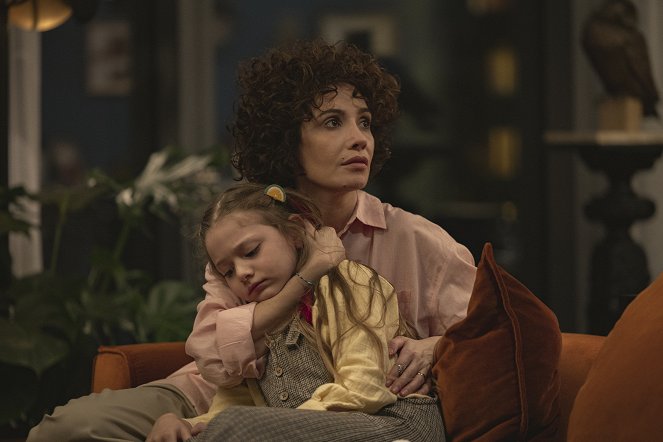 Dvojí život jedné rodiny - Epizoda 1 - Z filmu - Songül Öden