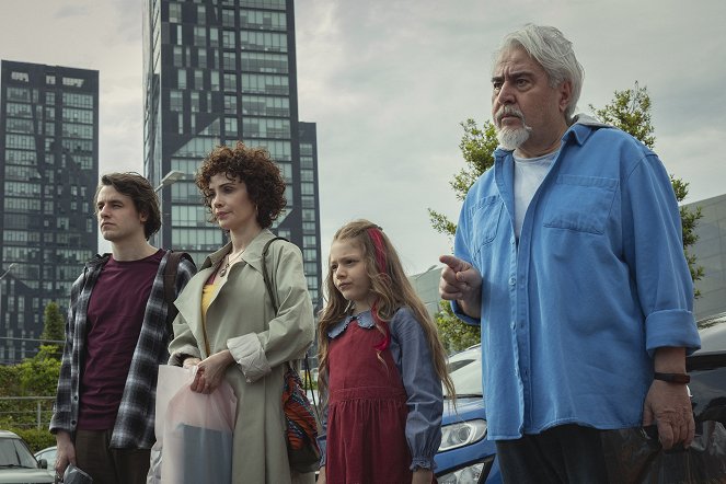 Dvojí život jedné rodiny - Epizoda 2 - Z filmu - Songül Öden