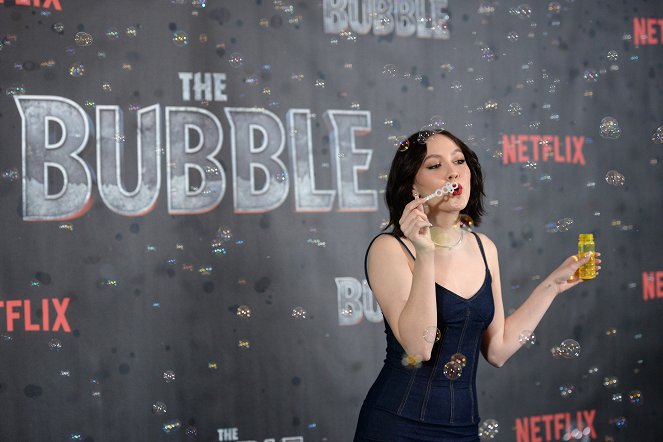 The Bubble - Events - "The Bubble" Photo Call at Four Seasons Hotel Los Angeles at Beverly Hills on March 05, 2022 in Los Angeles, California - Iris Apatow